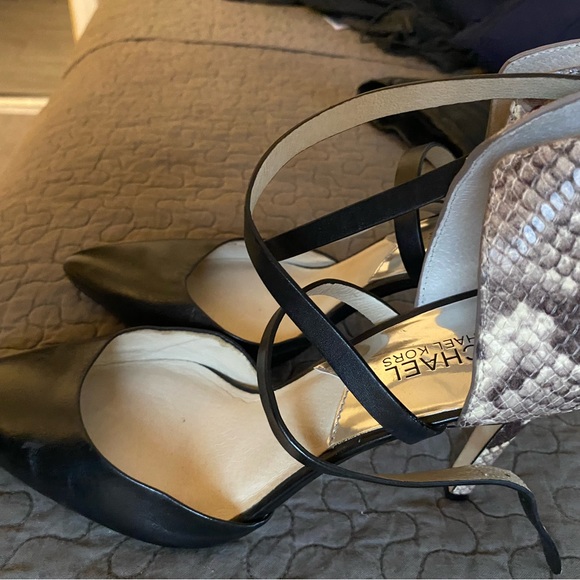 Michael Kors - size 8 1/2 - Picture 2 of 7